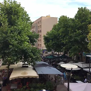Typique T2 Terrasse Situé Quartier Panier Vieux Port Marseille